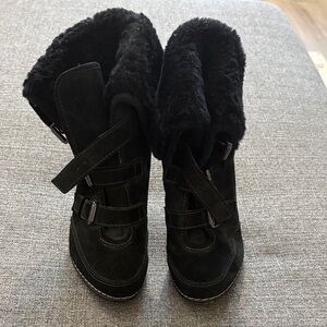 Sofft Black Faux Shearling Strap Winter Boots